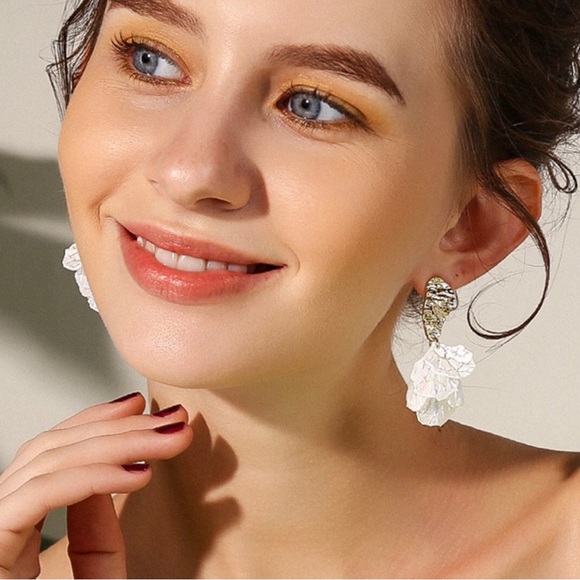 Light Weight White Petal Dangle Stud Earrings - Picture 2 of 9